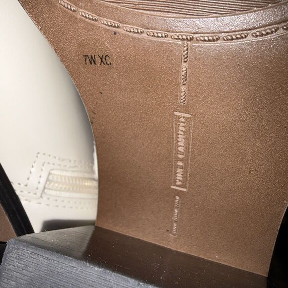 New Vince Camuto Women's Sangeti Wide Calf (XC) Boot Ivory Leather size 7 Wide - Picture 10 of 12